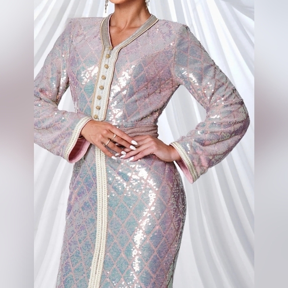 Pink V-Neck Bishop Sleeve Wedding Gown - Picture 8 of 13